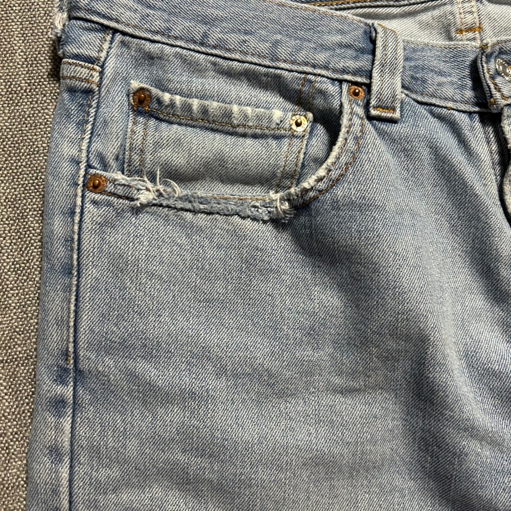 Levis 550 Relaxed Fit Jeans Mens 35x30 Light Wash Denim Tapered Leg 00550-4891 - Picture 4 of 11